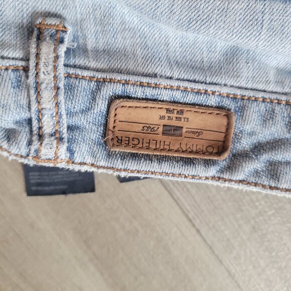 Tommy Hilfiger Womens Classic Rise Bootcut Jeans Size 12 Light Wash Denim - Picture 3 of 6